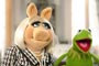 6 of 12 - Kermit tries to coax Miss Piggy into leaving Paris and coming back to Hollywood